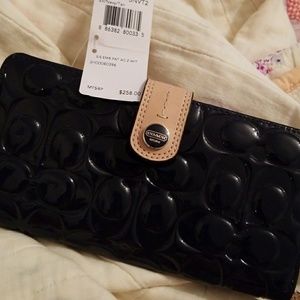 New coach wallet